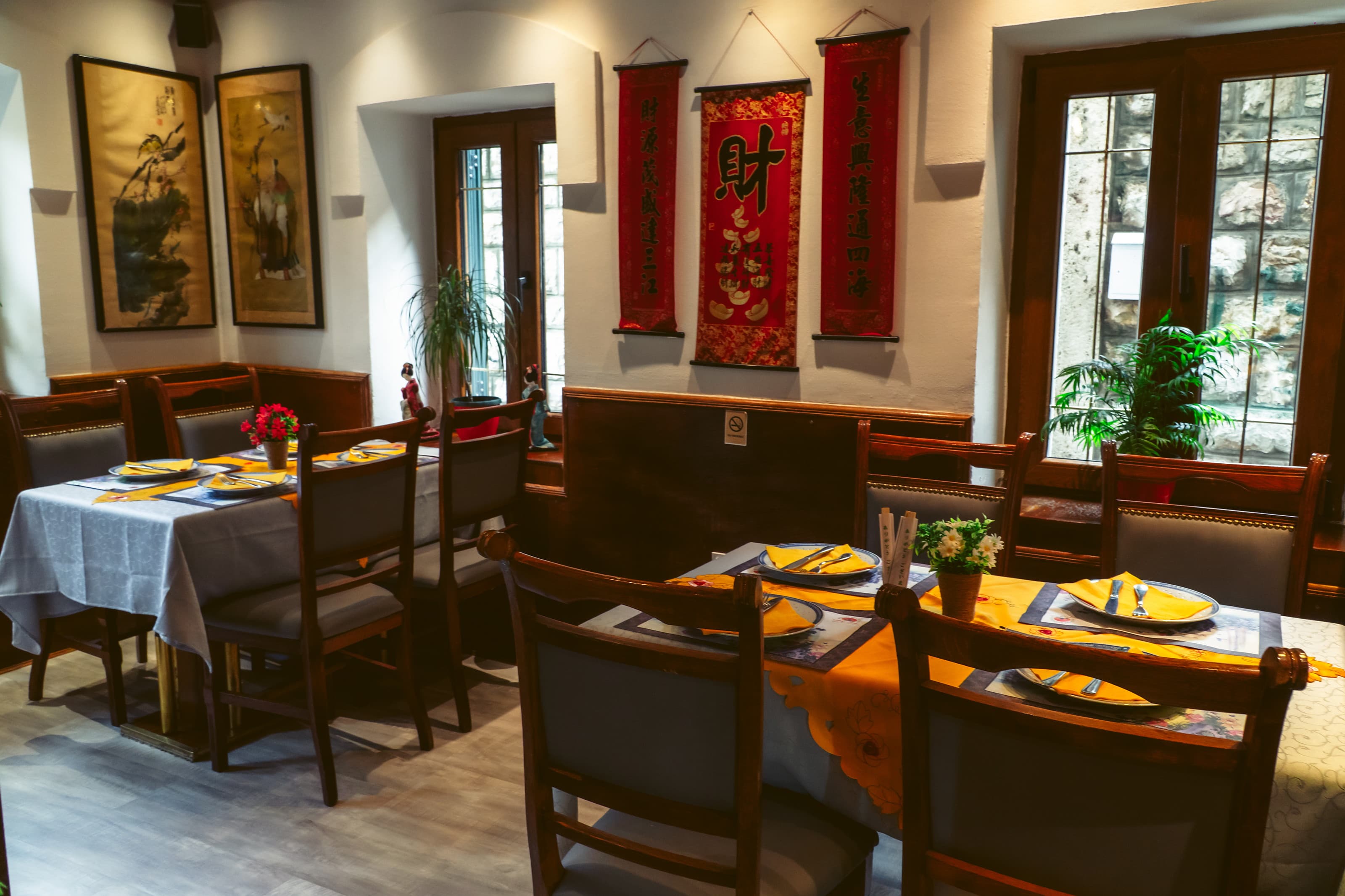 Hong Kong restaurant interior